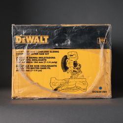 DEWALT Sliding Miter Saw 20V MAX 7-1/4 in. with 20V 4.0Ah Battery, Charger - DCS361M1