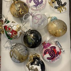 10 Ornaments Or Present Accessories 