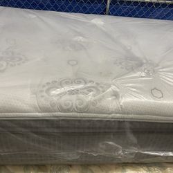 King 12 Inch Thick Pillow Top Mattress In The Plastic. Delivery Available.