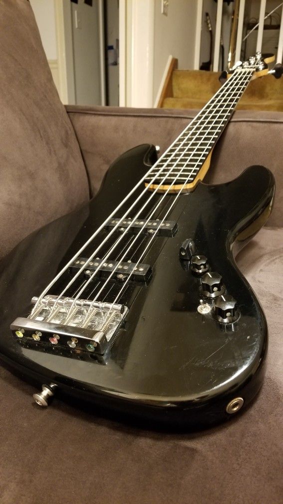Fender squier 5 string bass for sale in alexandria va offerup