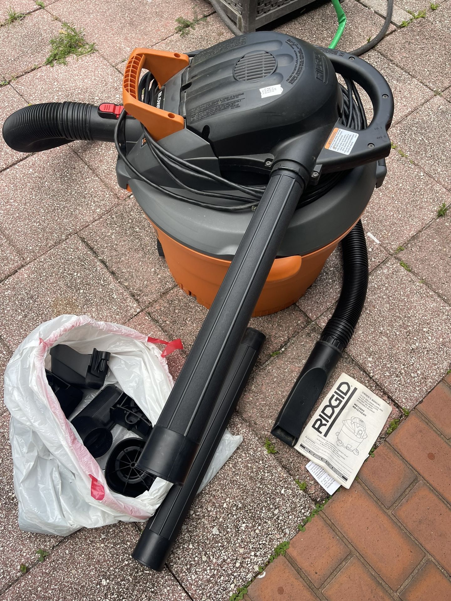 Rigid Sho Vacuum With Detachable Blower “Like new”