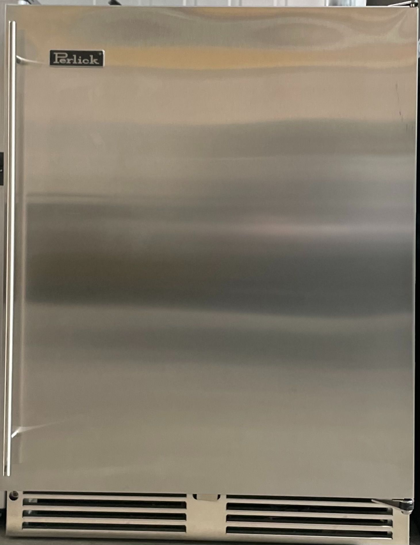 PERLICK Refrigerator Wine Cooler HA24WB41R 00499 .