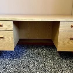 HOME OFFICE DESK IN GOOD CONDITION    REDUCED $