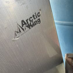Arctic Miny Fridge W/ Freezer
