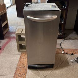 Kenmore elite trash compactor