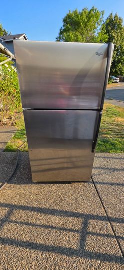 Whirlpool Fridge Size 33w 31d 66h) I Can Help You With Free Delivery Within 10 miles distance