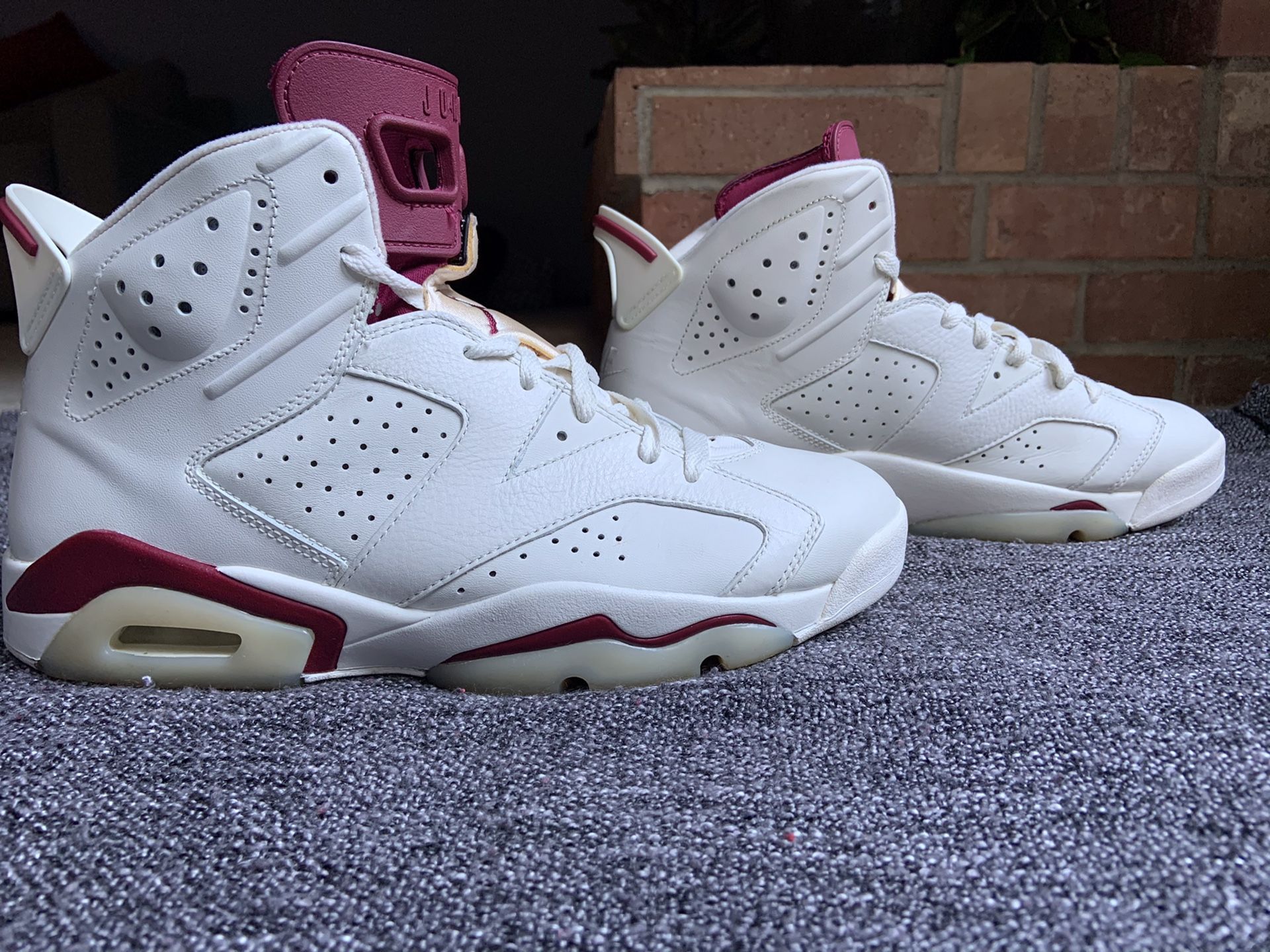 Nike Air Jordan 6 Retro