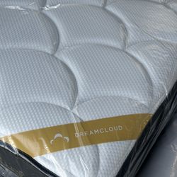 DreamCloud Premier Rest 16" King Mattress - Luxury Hybrid Memory.     Brand new mattress