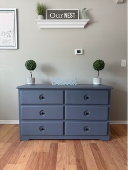 ✨🩶Beautiful solid dresser🩶✨