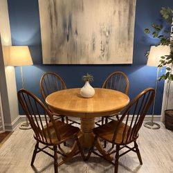 Beautiful Table With Leaf Very Good Condition!!! ONLY TABLE NO CHAIRS! 