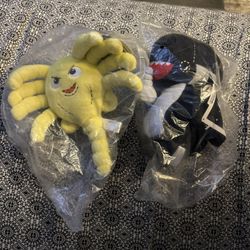Neca KidRobot Alien Plush Lot 