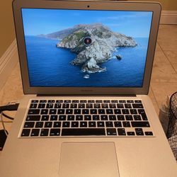 2013/14 Macbook Air 13 1.3Ghz i5 4GB 128GB Like New