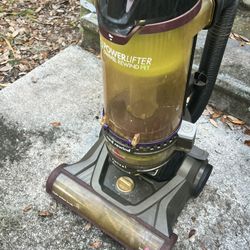 Bissel Bagless Vaccum 