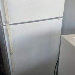 Refrigerator Top/bottom 6 Months Warranty 