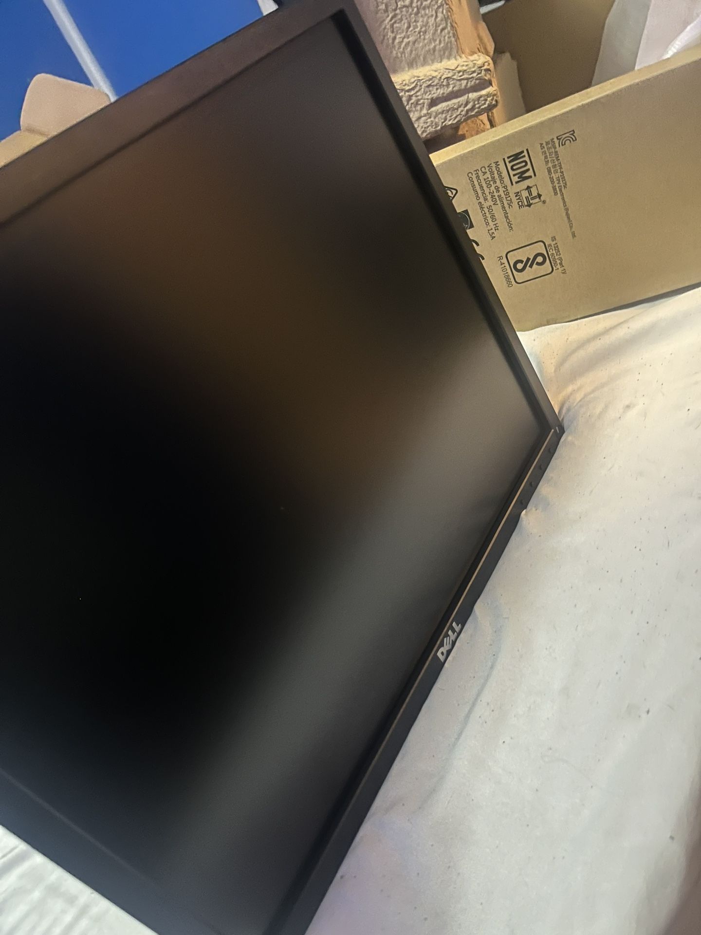 DELL MONITOR 19in 120fps