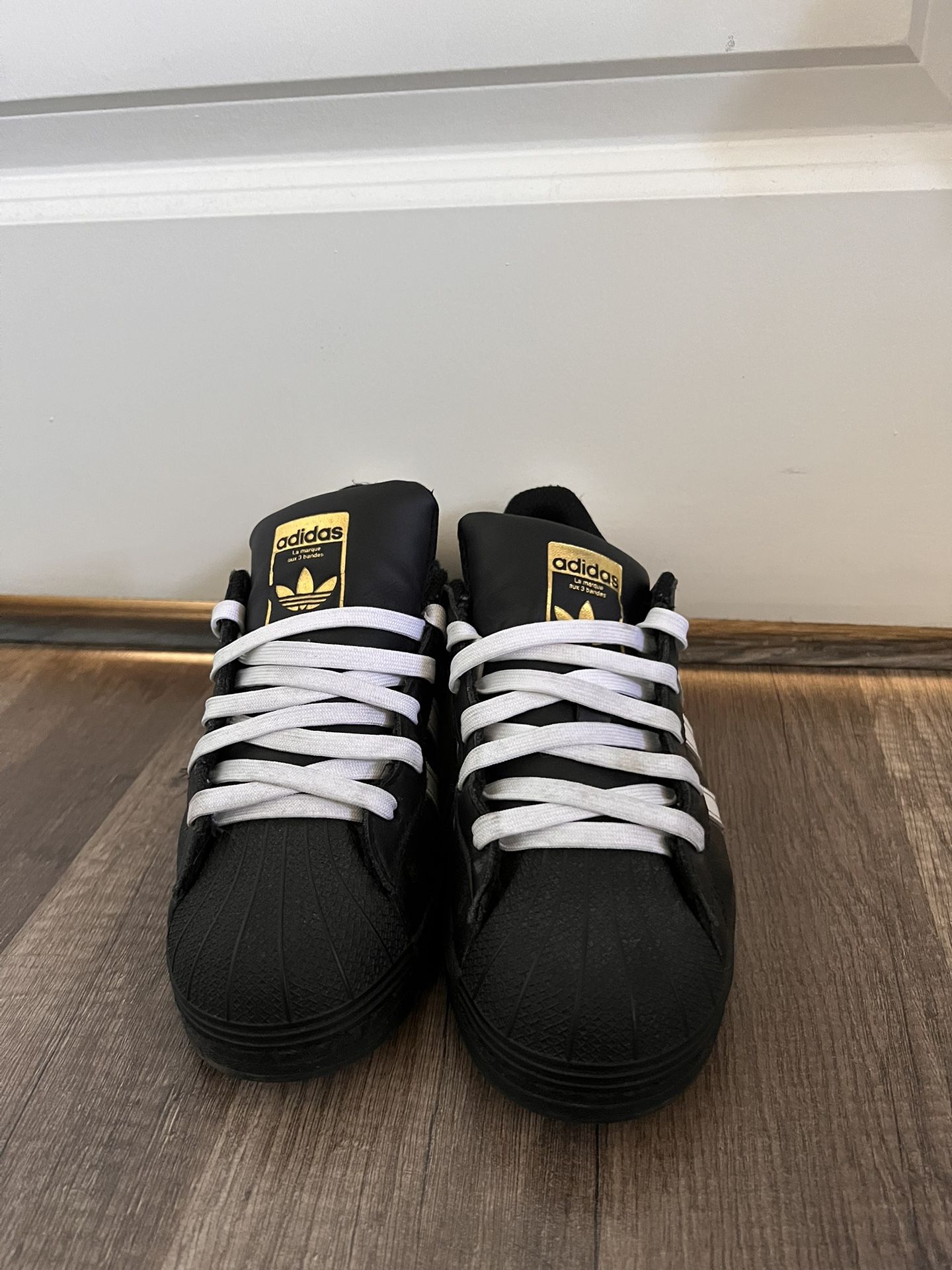 Adidas Superstar black and white mens size 4.5