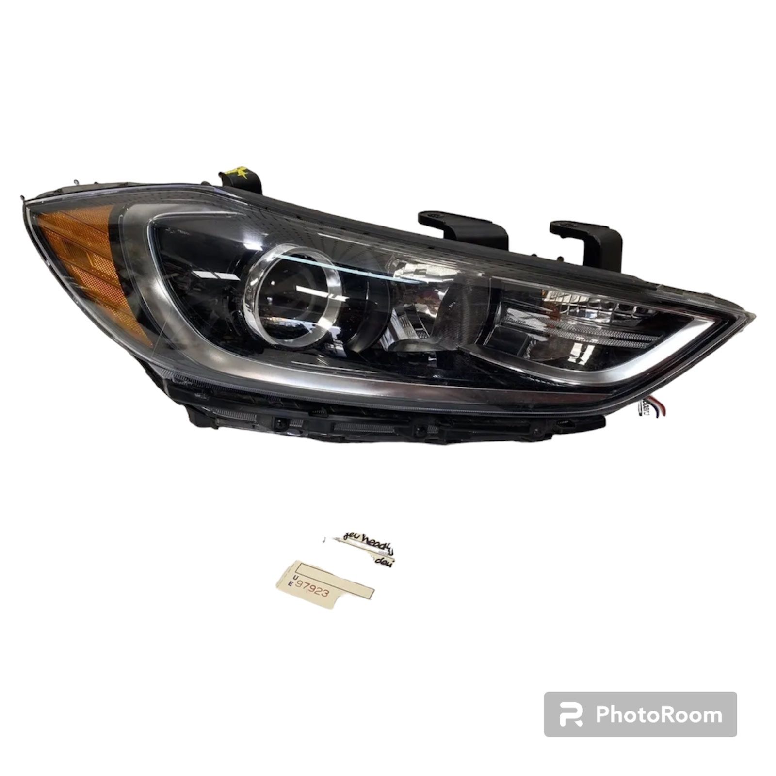 2016 2018 HYUNDAI ELANTRA RIGHT SIDE HALOGEN HEADLIGHT LAMP OEM