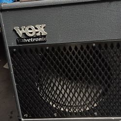 Guitar Amplifier Vox AD30VT. Valvetronix. $45
