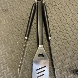 BBQ Tongs and spatula