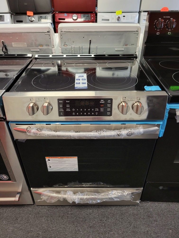Frigidaire Gallery 30" Slide In Electric Range Stove New Scratch And