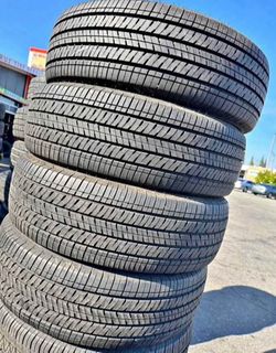 225/60r18 Bridgestone tires con 80% de Vida las 4
