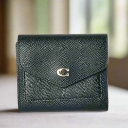 COACH WYN SMALL WALLET