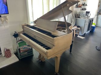 Baby Grand Piano. Bose & Sons