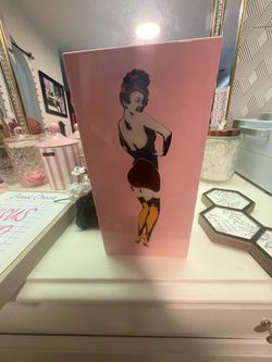 Vintage girl tissue holder