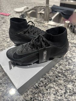 Soccer Cleats 4.5 Men