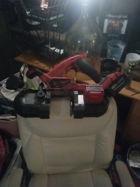 Milwaukee M18 Fuel Brushless Bandsaw