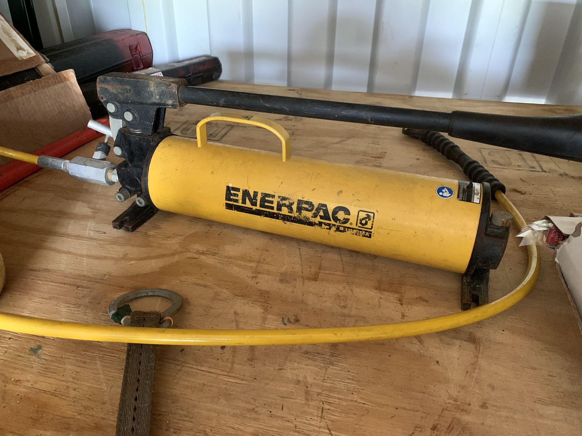 Hydraulic hand pump Enerpac