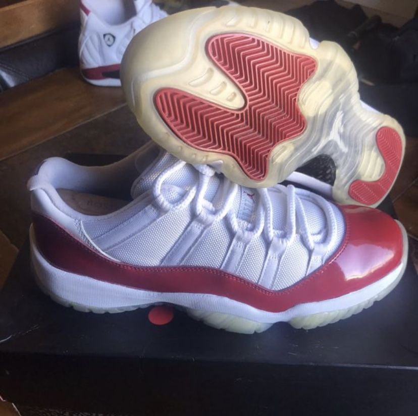 Jordan cherry 11s size 9 1/5