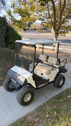 EZGO Golf Cart (w/ Lithium Battery)