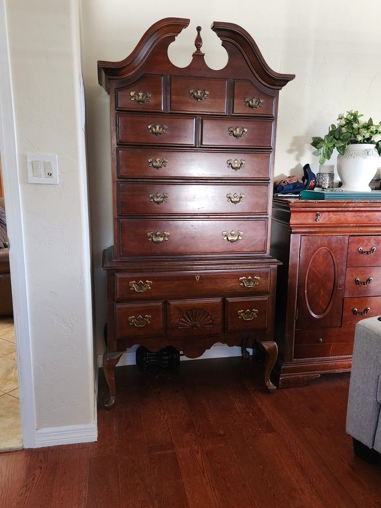 Dresser