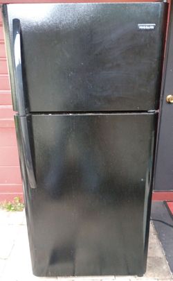 Frigidaire Refrigerator(Works! READ DESCRIPTION)