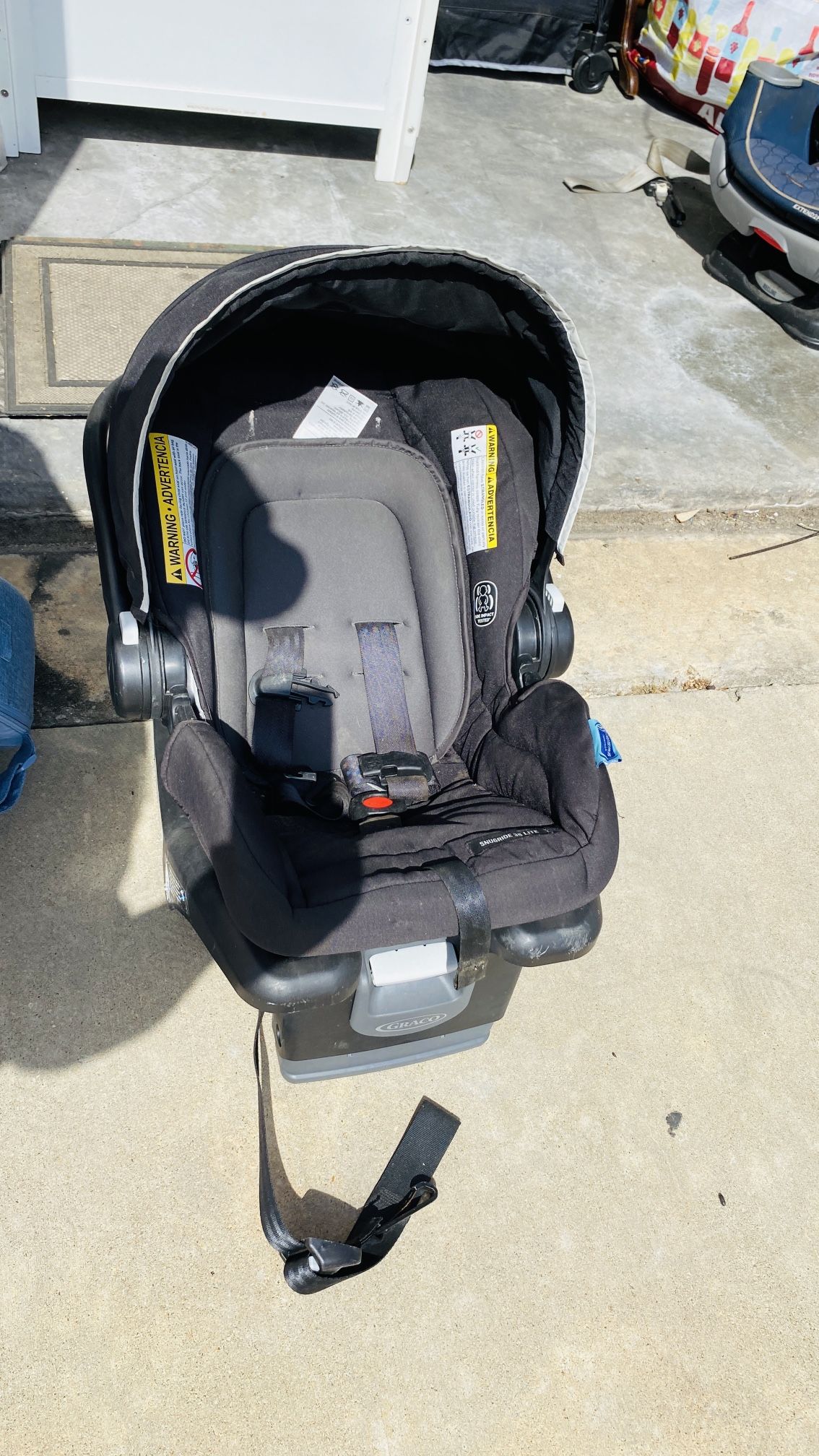 Graco Baby Carrier With Base