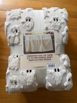 👻 POPULAR PLUSH GHOST THROW BLANKET - GOING FAST!  👻