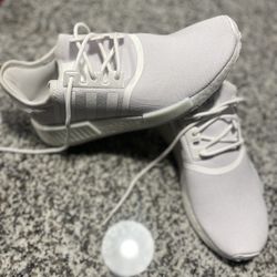 Adidas Cloud White Women Size 9