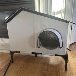 Outdoor/Indoor Cathouse Heated 
