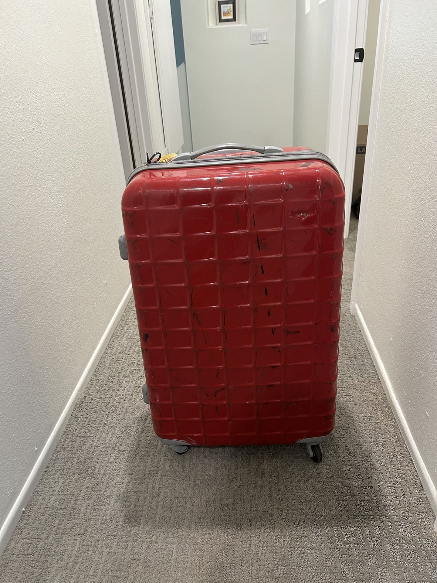 1 Large And 1 Medium Red Suitcase 🧳 