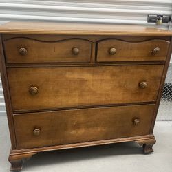 Solid Wood Dresser With 4 Dovetail Drawers
