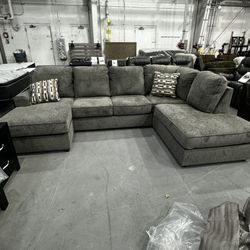 Brand New Dual Chaise u-Shaped sectional Sofa!
