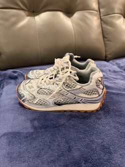 Bottega Veneta Orbit –White/Silver, Size 8 US /38 EU women’s
