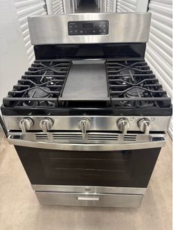 New GE 30 in. 5 .0 Cu. Ft. Freestanding Gas Range