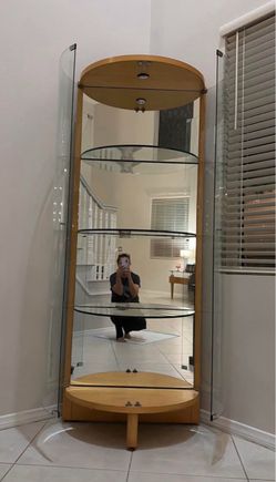 Curved Glass Display Cabinet with Mirror Back