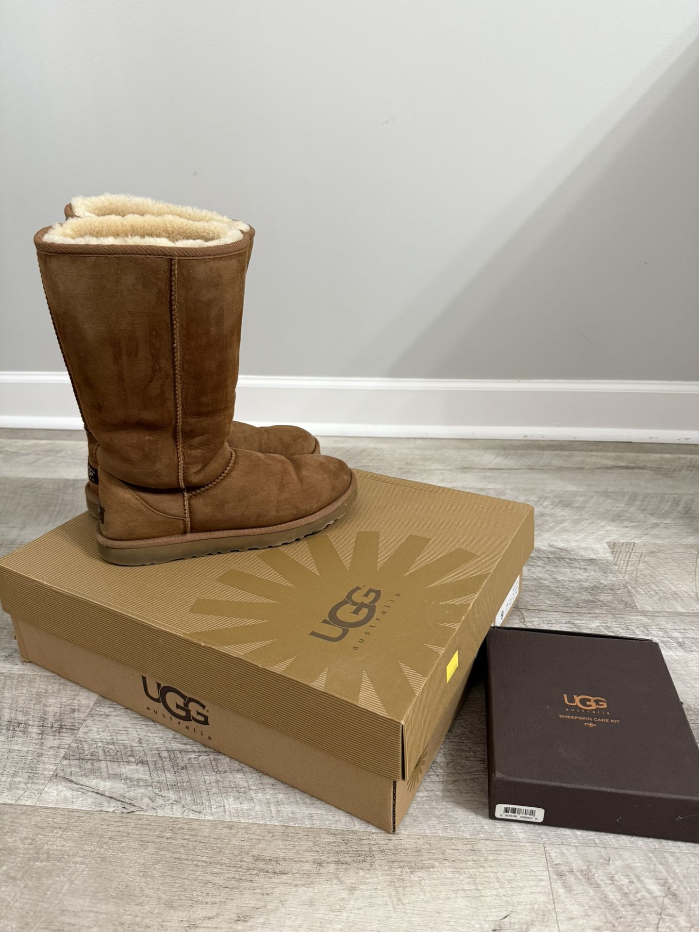 UGG Women's Classic Tall boot (Chestnut) size 9 and boot cleaner