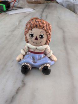 Vintage ceramic raggedy Ann doll