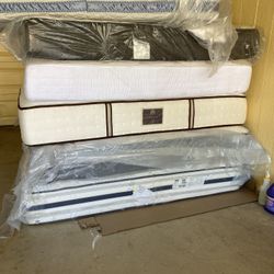 King Mattress  Box Spring Used Good Condition 