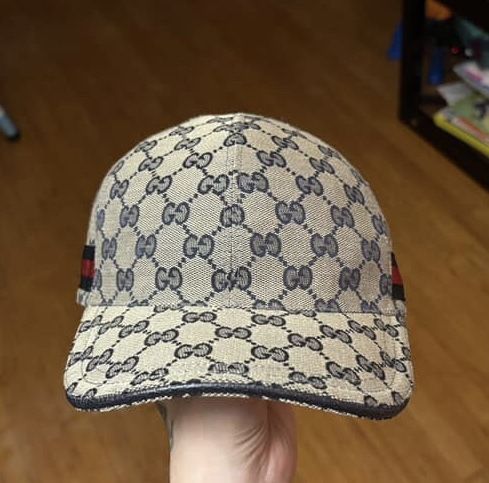 Medium Adjustable Gucci Baseball Hat GG Canvas