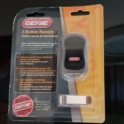 Genie 3 button GARAGE remote control G3T Operate 315MHz And 390 Mhz Automatically Up To 3 Garage Openers. New Excellent Condition 